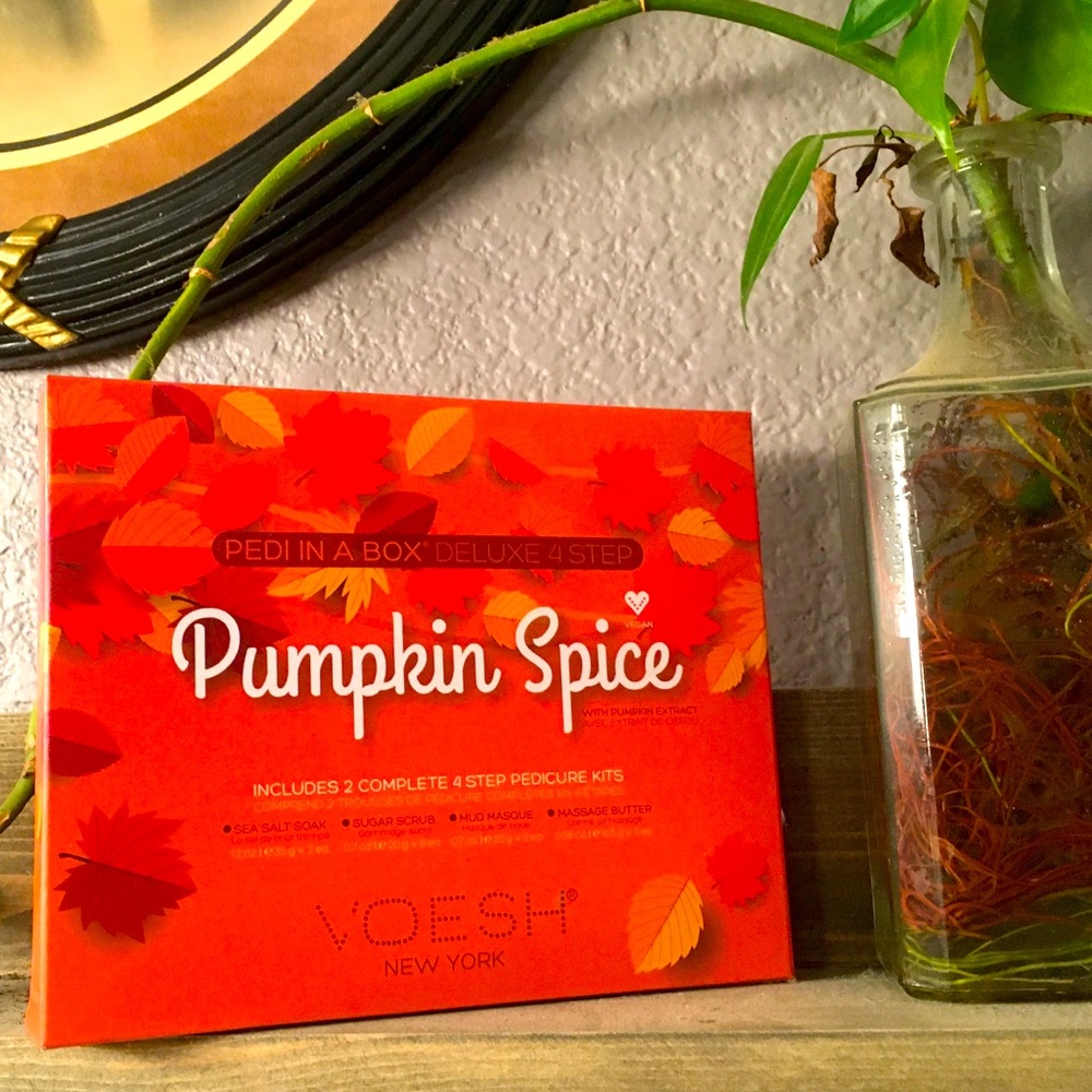 Voesh Pedicure in a Box—- Pumpkin Spice—New!